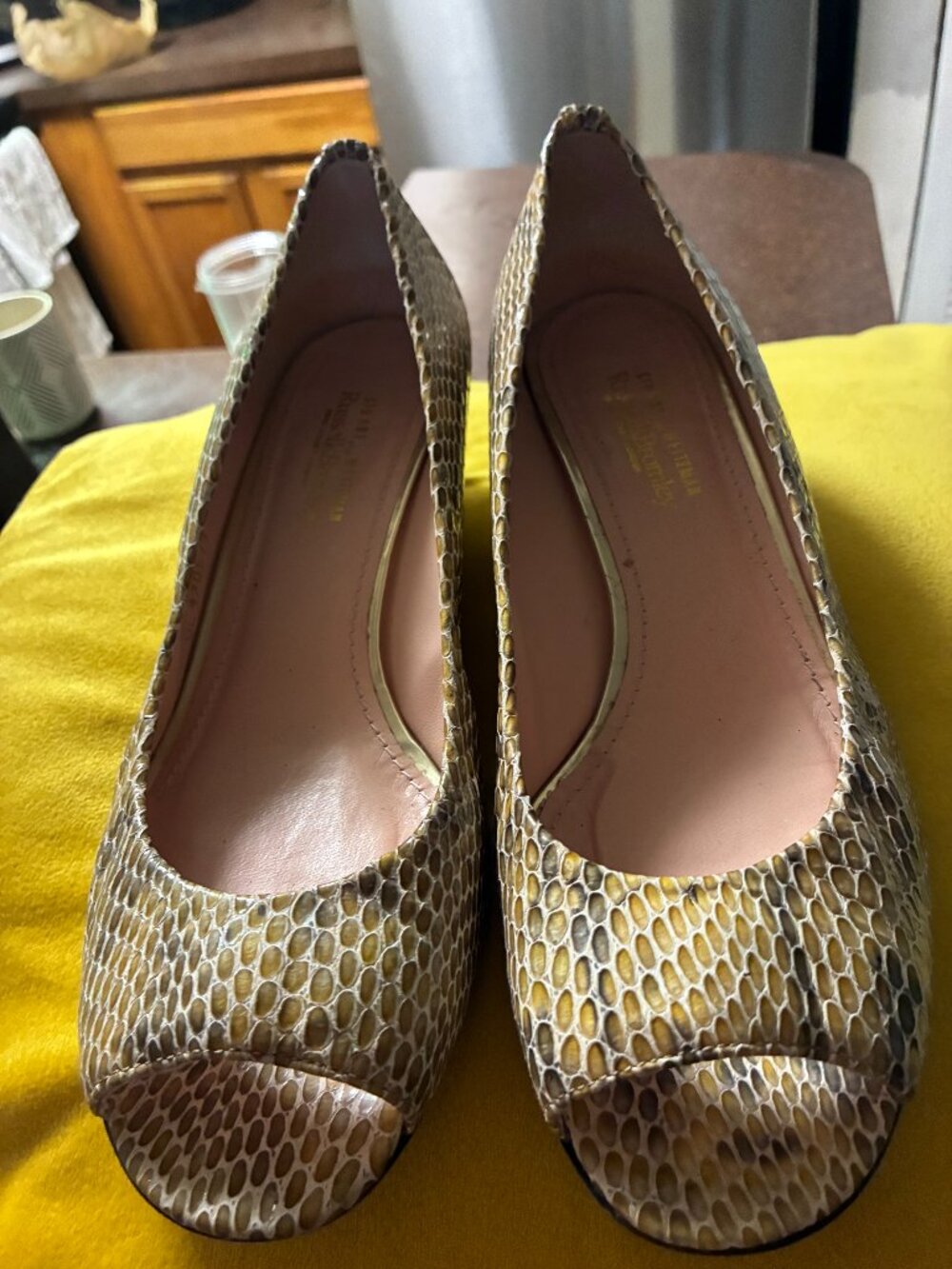 STUART WEITZMAN HEEL FOR RUSSELL BROMLEY